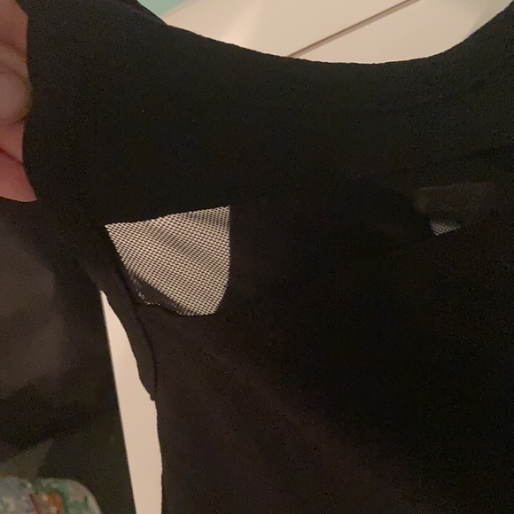 Back cropped tank - Picture 2 of 4